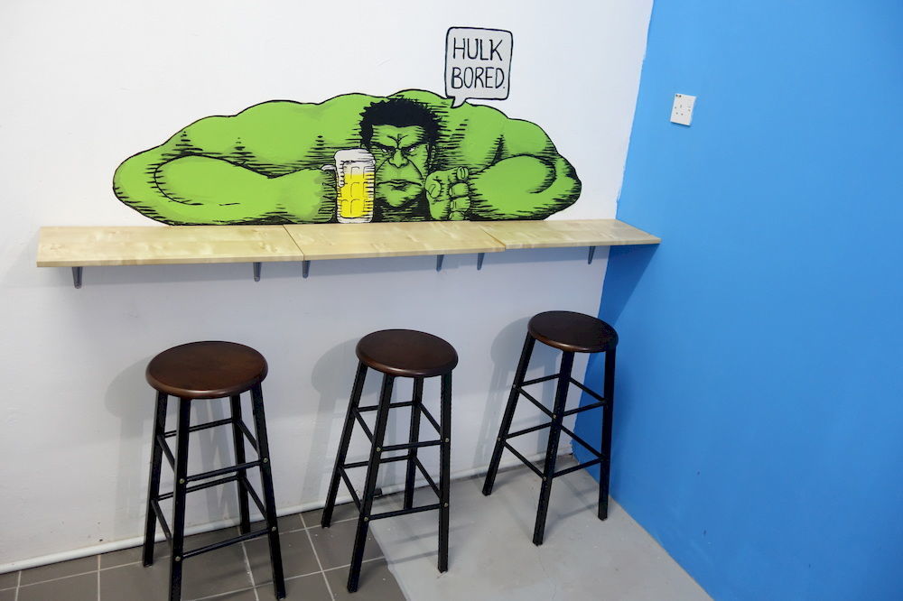 Hero Hostel Kuching Extérieur photo